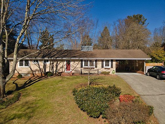 3rd image of 609 Watson Ln