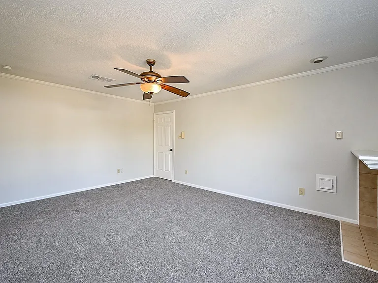12011 Autumn Creek Dr — Photo 26
