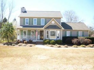 211 Hearth Ln, Boiling Springs, SC 29316