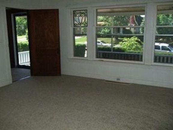 3rd image of 1499 Northland Ave