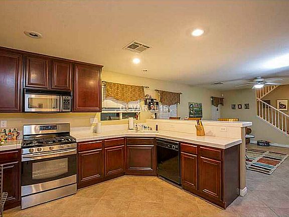 4th image of 582 Swiss Cottage Ave
