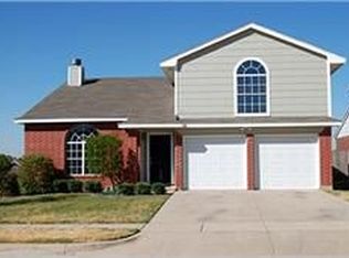 3221 Spring Crest Ct, Hurst, TX 76053