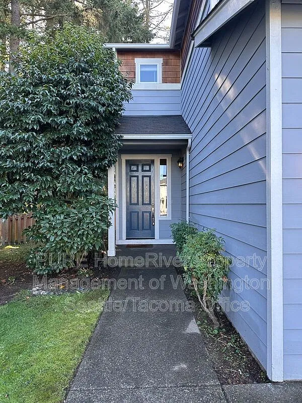 3 bed, 2.5 bath, 1854 sqft, $2,595 — Photo 2
