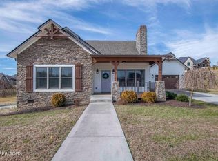 1562 Pullen Rd, Sevierville, TN 37862