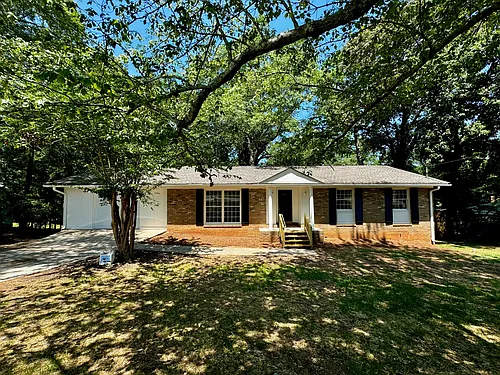213 Rhodes Dr Photo 1