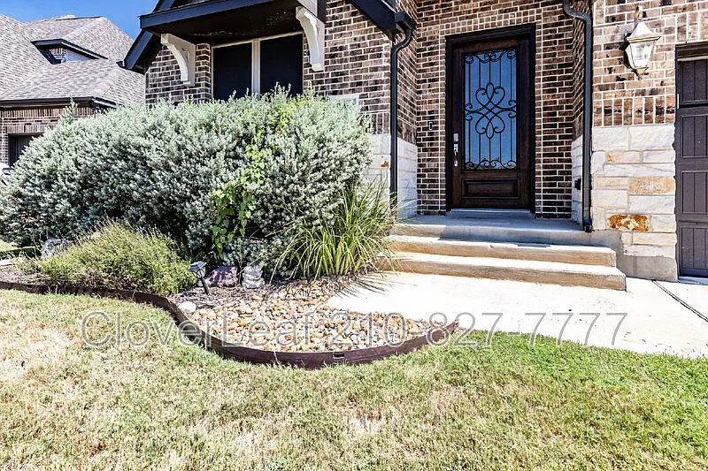 4 bed, 3.0 bath, 2504 sqft, $2,497 — Photo 4