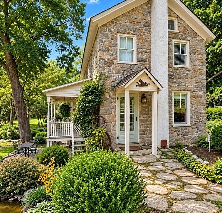 5th image of 409 Mount Hermon Rd