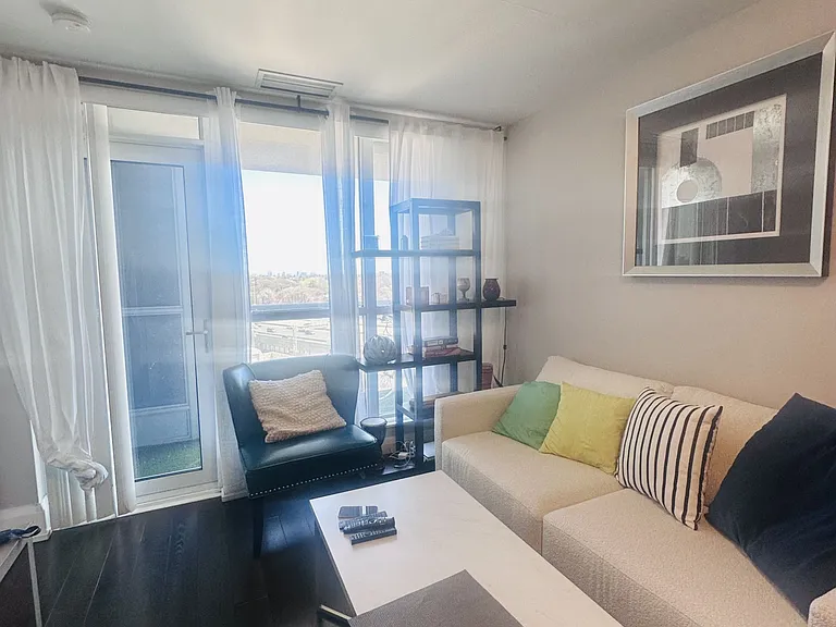 120 Harrison Garden Blvd #830 — Photo 5