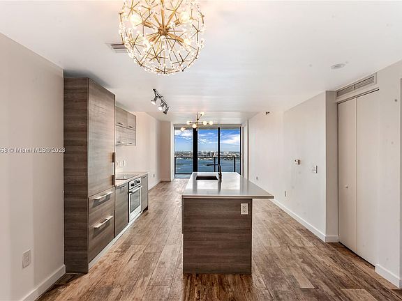 2nd image of 650 NE 32nd St Unit 3004