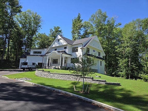 2nd image of 10 Union Ln