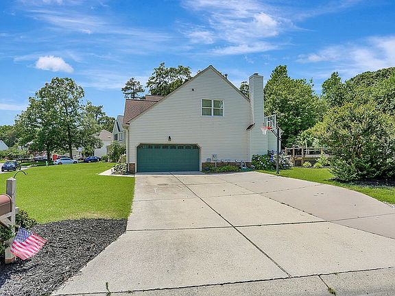 4th image of 100 McPherson Ct