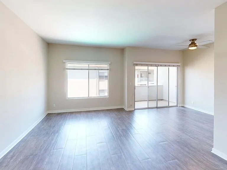 Windsor Place Apartments — Photo 15