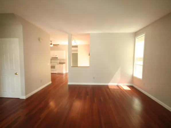 42 Hammond St, Providence, RI 02909