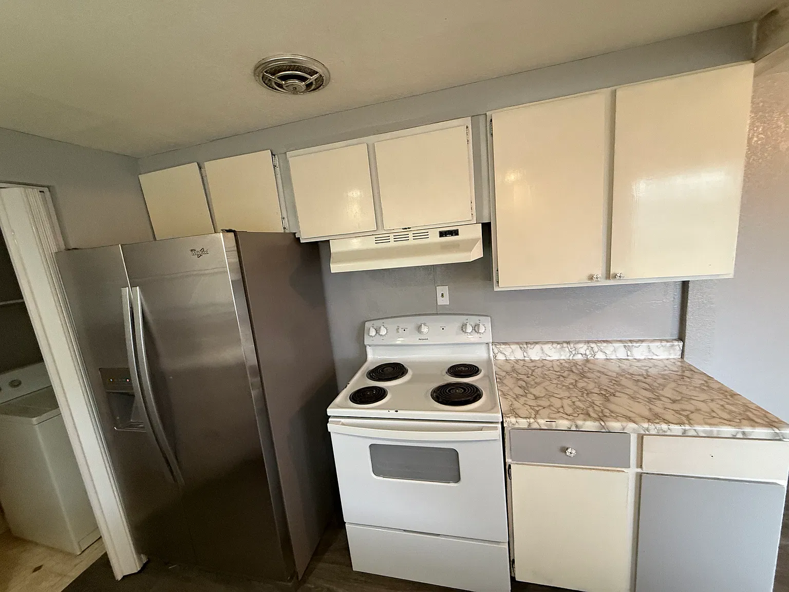 3 bed, 1300 sqft, $1,700 — Photo 3