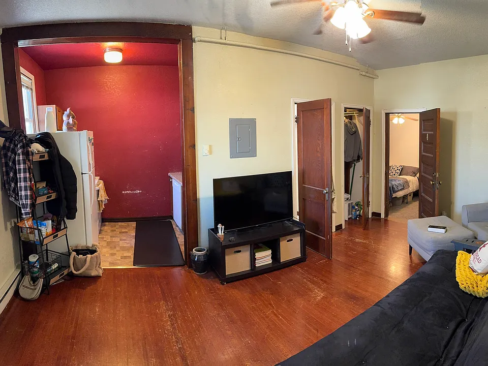 144 3rd Ave S #4