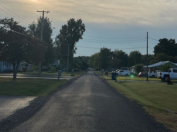 5th image of 1209 Main St