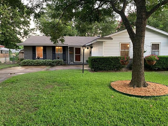 2nd image of 4666 Bridle Wood Dr
