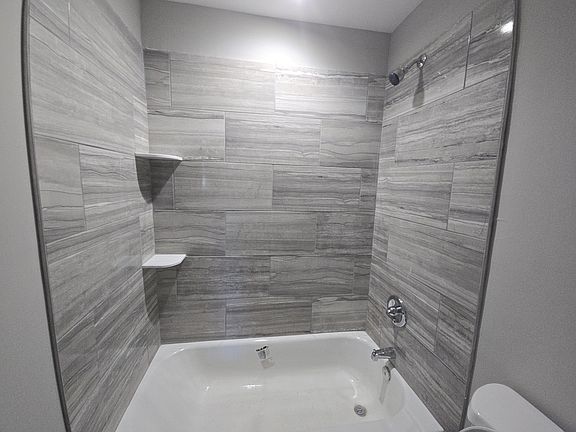 4th image of 207 River Oaks Dr APT C