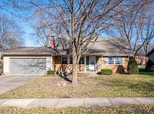 2922 Stanford Ave, Iowa City, IA 52245