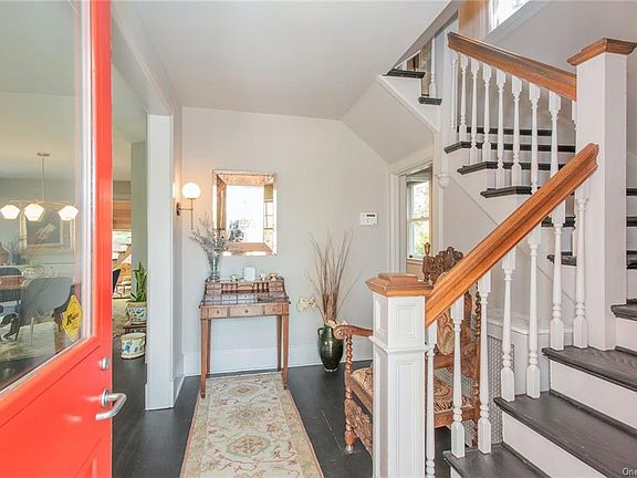 4th image of 84 Holland Pl
