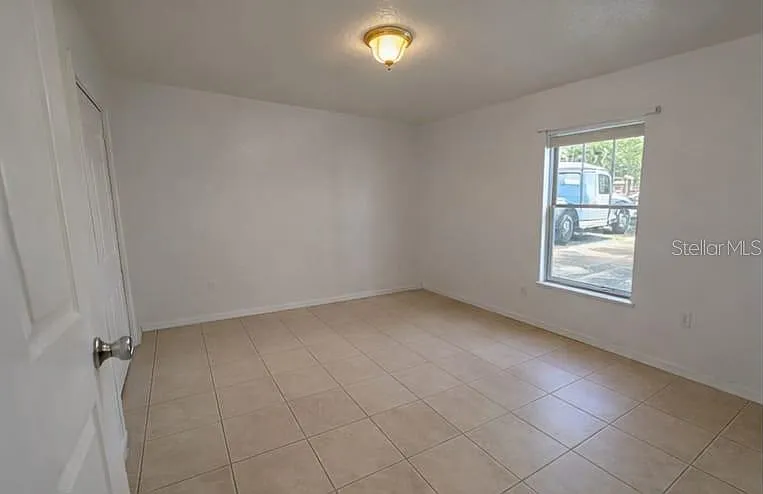 3 bed, 2.0 bath, 1430 sqft, $1,900 — Photo 4