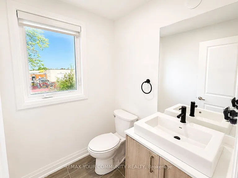 39 Persica St — Photo 10