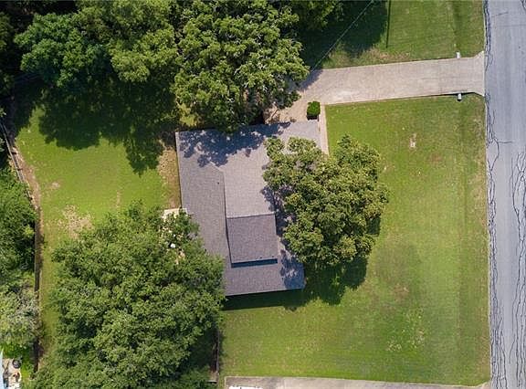 5th image of 302 Willet Dr