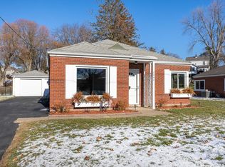 2440 Hillcrest Rd, Dubuque, IA 52001