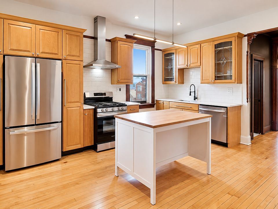 1st image of 2502 W Augusta Blvd APT 3
