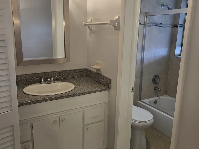490 SE 19th Ave #107 — Photo 10