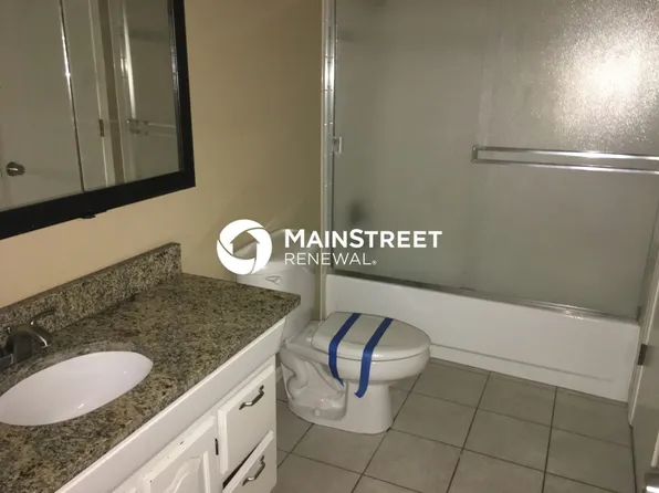 1126 E Elizabeth St, Olathe, KS 66061