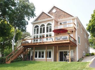 2138 W Shore Dr, Delafield, WI 53018
