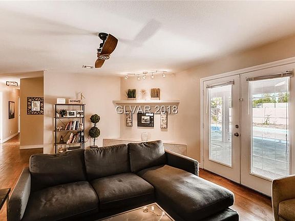 5th image of 109 Woodley St