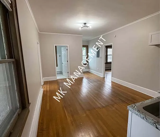 1332 Schlager St — Photo 4