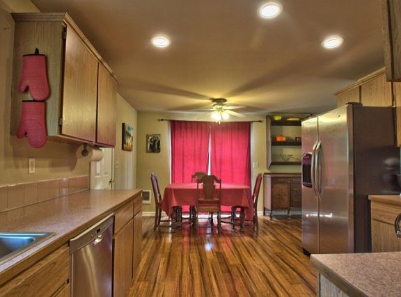 2nd image of 6411 195th Ave E