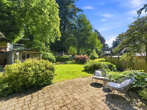 1611 Lynn Valley Rd, North Vancouver, BC V7J 2B5