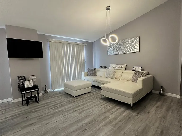8326 Shallow Creek Ct — Photo 30