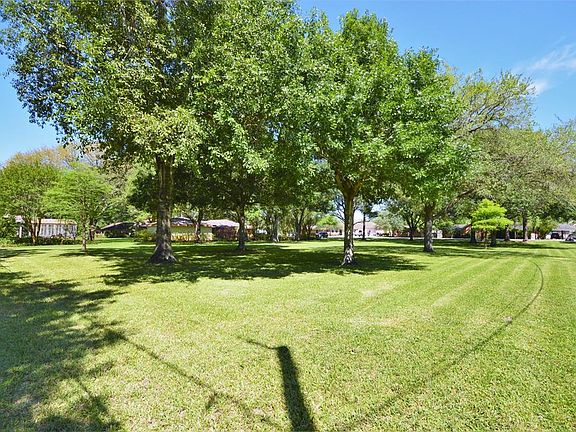 3rd image of 6202 Kelly Dr