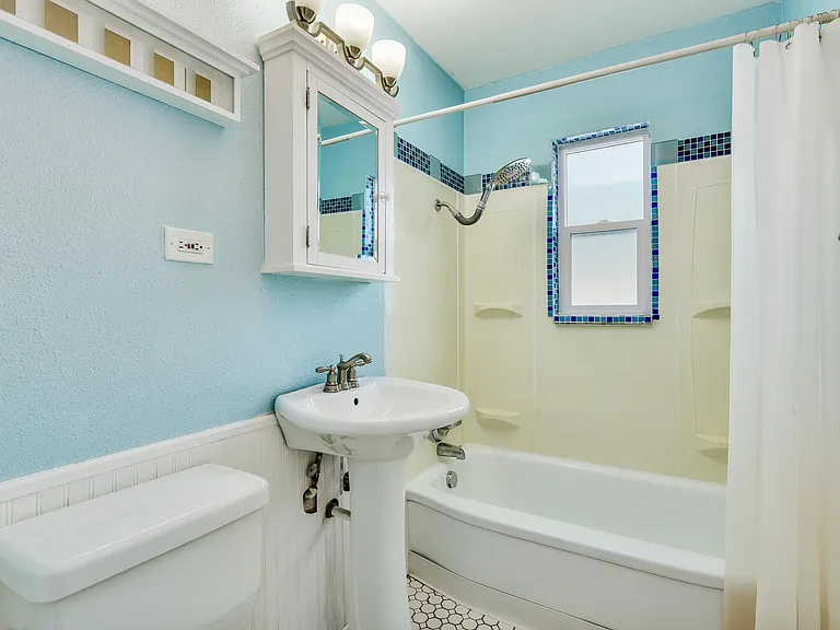3208 Niagara St — Photo 14