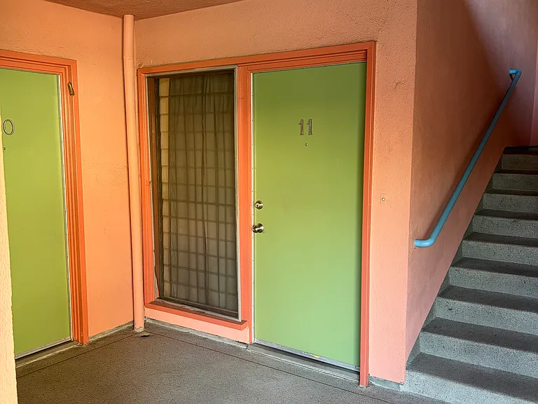 1400 N Hayworth Ave #11 — Photo 3