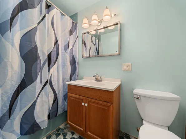 977 52nd Street image 10 of 21