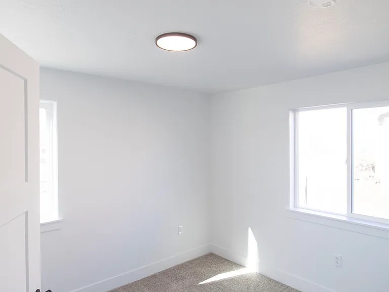 950 Valentine Ln #7 — Photo 5