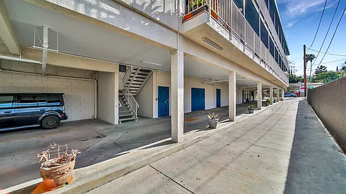 4311-4313 Toland Way Photo 1