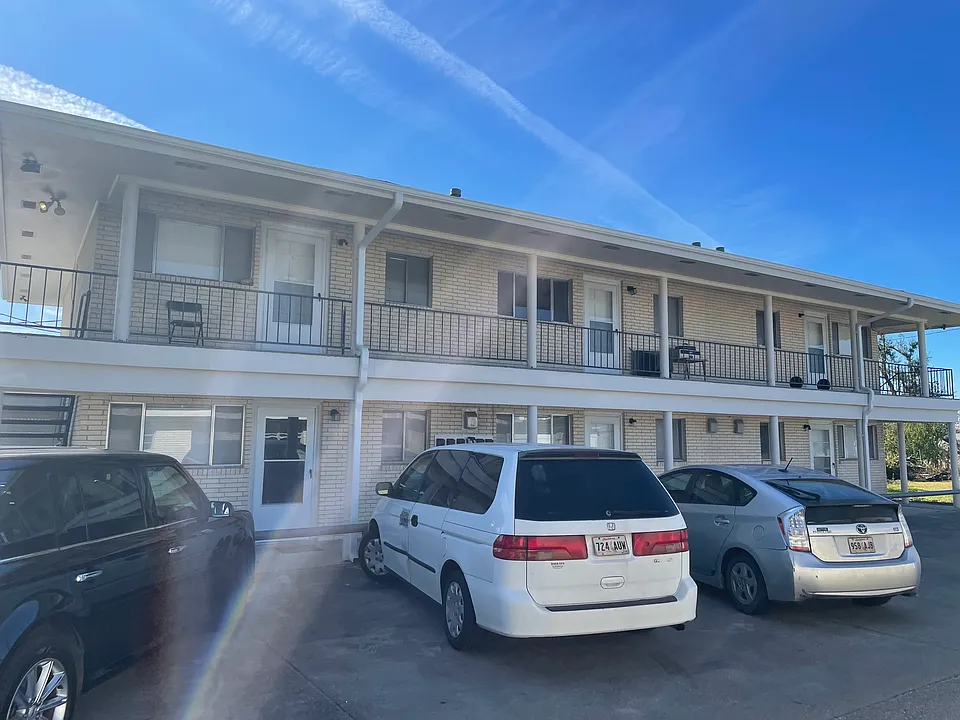 406 Hialeah Ave #6