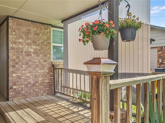 4th image of 205 Linda Ln
