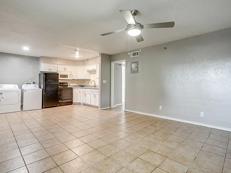 Irving Properties — Photo 6