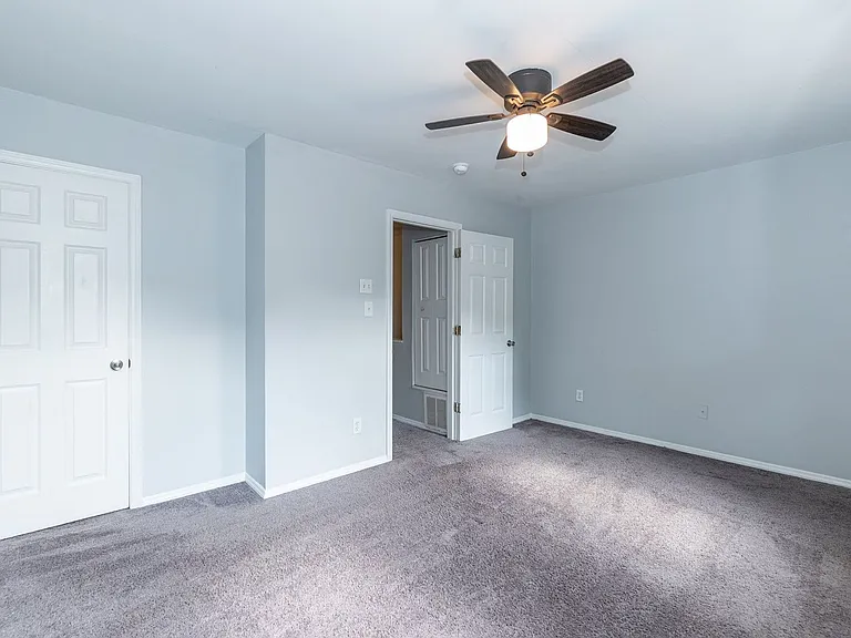 15 Astor Ct — Photo 29