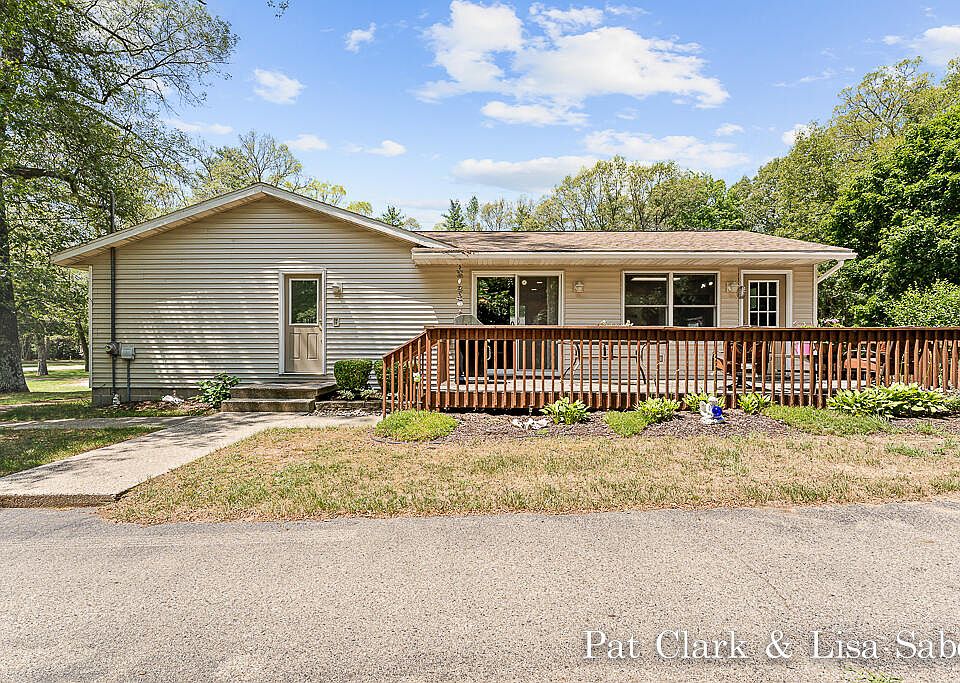 1st image of 15455 Groesbeck St