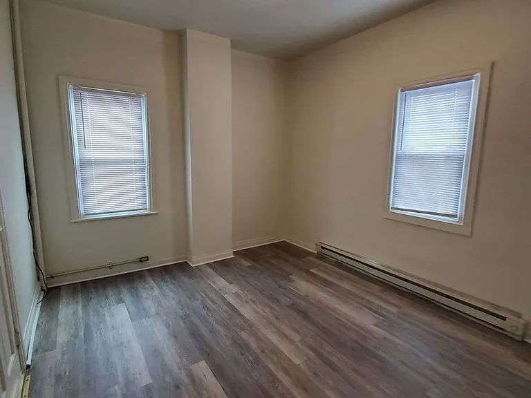 39 E North Ave — Photo 12