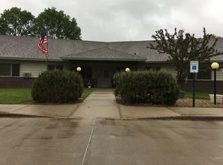 106 1st St NE APT 6, De Smet, SD 57231